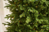 Künstlicher Weihnachtsbaum Slim „Undset“ 100 % PE – Smart LED