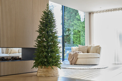 Künstlicher Weihnachtsbaum Slim „Undset“ 100 % PE – Smart LED