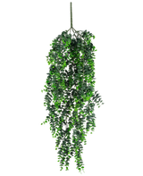 Die künstliche Hängepflanze Eukalyptus UV 80 cm hat dichte, herabhängende grüne Blätter und einen sichtbaren Stiel an der Spitze vor einem schlichten weißen Hintergrund.