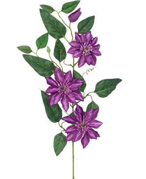 Die Kunstblume Clematis groß 81 cm lila hat drei große lila Blüten, grüne Blätter, lockige Ranken und eine geschlossene Knospe an einem einzelnen Stiel vor einem weißen Hintergrund.