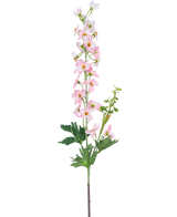 Eine einzelne künstliche Blume Delphinium 79 cm hellrosa hat mehrere kleine hellrosa Blüten und grüne Blätter, isoliert auf einem weißen Hintergrund.