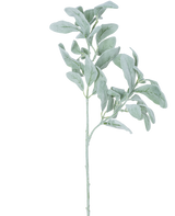 Eine einzelne künstliche Eukalyptusblüte mit etwa 70 cm Stiel und silbergrünen, ovalen Blättern mit weicher Textur, isoliert auf weißem Hintergrund.