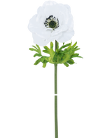 Die künstliche Blumenanemone Real Touch White 52 cm hat eine einzelne weiße Blüte mit zarten Blütenblättern, einem dunklen Herzen und grünen Blättern an einem langen, geraden Stiel vor einem schlichten weißen Hintergrund.
