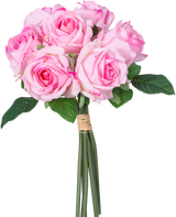 Ein künstlicher Rosenstrauß aus 7 echten rosa Rosen (30 cm) mit grünen Blättern, mit Bindfaden zusammengebunden und vor einem weißen Hintergrund fotografiert.