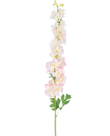 Die künstliche Blume Delphinium 105 cm rosa ist ein einzelner hoher künstlicher Stiel mit hellrosa und weißen Ritterspornblüten mit grünen Blättern, isoliert auf weißem Hintergrund.