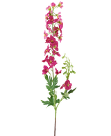 Ein einzelner Stiel der künstlichen Blume Delphinium 79 cm dunkelrosa, mit leuchtend rosa künstlichen Blüten, grünen Blättern und Knospen, isoliert vor einem weißen Hintergrund.
