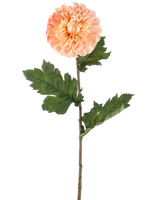 Die künstliche Blumen-Dahlie 75 cm Pfirsich hat eine pfirsichfarbene Dahlie mit geschichteten Blütenblättern und drei Büscheln gezackter grüner Blätter an einem langen Stiel, dargestellt vor einem weißen Hintergrund.