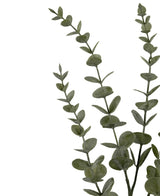Drei künstliche Blumenstängel Eukalyptus Yugali (71 cm) mit runden grünen Blättern, diagonal auf weißem Hintergrund angeordnet.