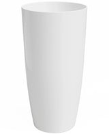 Der Santorini Planter, eine hohe, weiße, zylindrische Vase (Ø33 cm x H65 cm) mit glatter, glänzender Oberfläche, steht vor einem schlichten weißen Hintergrund.