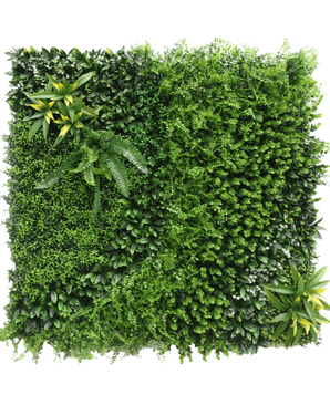 Die künstliche Hecke 100 x 100 cm UV ist ein üppig grüner vertikaler Garten mit dichten Blattpflanzen und Farnen in verschiedenen Texturen und Grüntönen, die in einem quadratischen Muster vor einem weißen Hintergrund angeordnet sind.