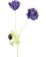 Die künstliche Blumenmohnblume 73 cm hat drei zarte lila Blüten – zwei offen, eine teilweise geschlossen – mit hellgrünen Stielen und Blättern, vor einem schlichten weißen Hintergrund.