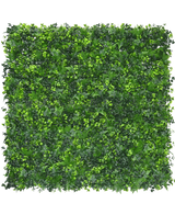 Die UV-feuerhemmende Kunstheckenmischung 50x50 cm besteht aus einer quadratischen Platte mit dichten, gemischten grünen Kunstblättern, die einem üppigen vertikalen Garten ähneln. Es ist UV-beständig und feuerhemmend für den langfristigen Einsatz im Freien.